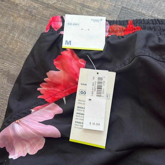 Old Navy brand new shorts and sport bra - Picture 5 of 5